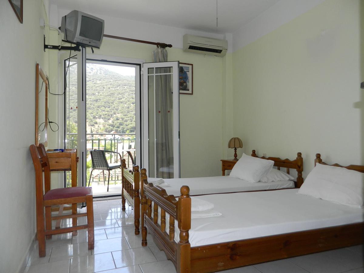 Logara'S Apartments Agia Efimia Exterior photo