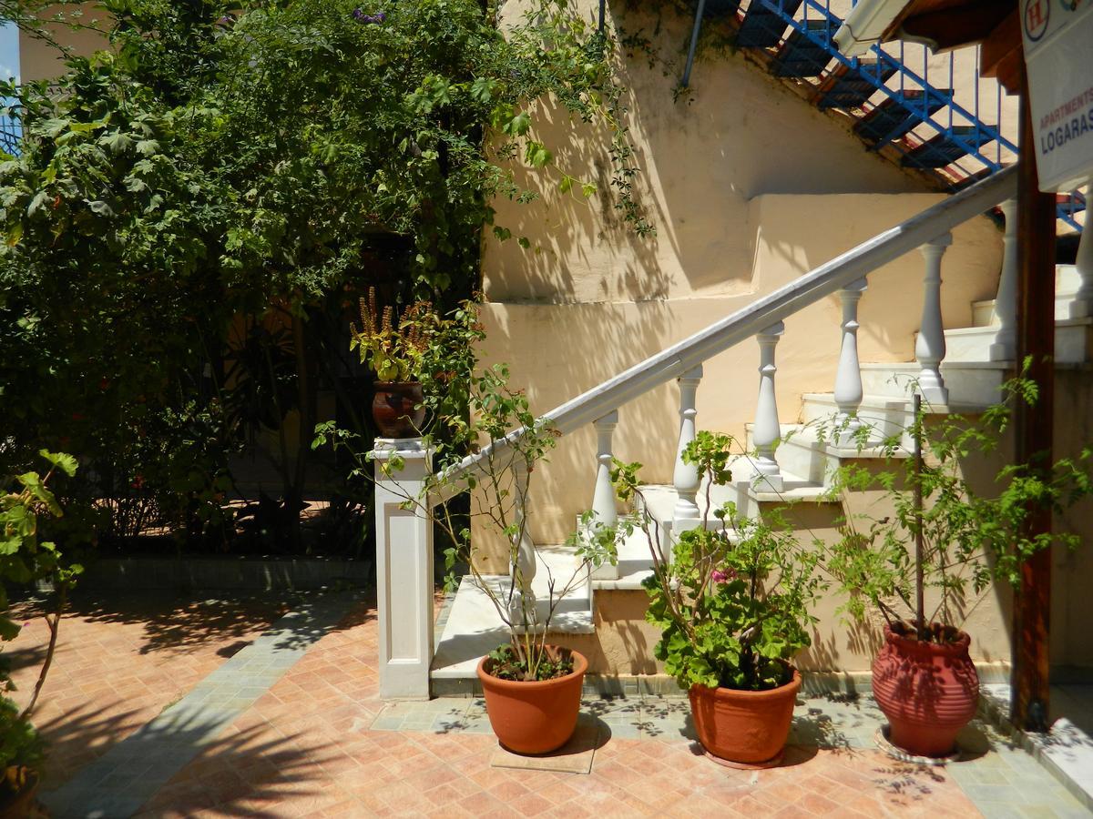 Logara'S Apartments Agia Efimia Exterior photo
