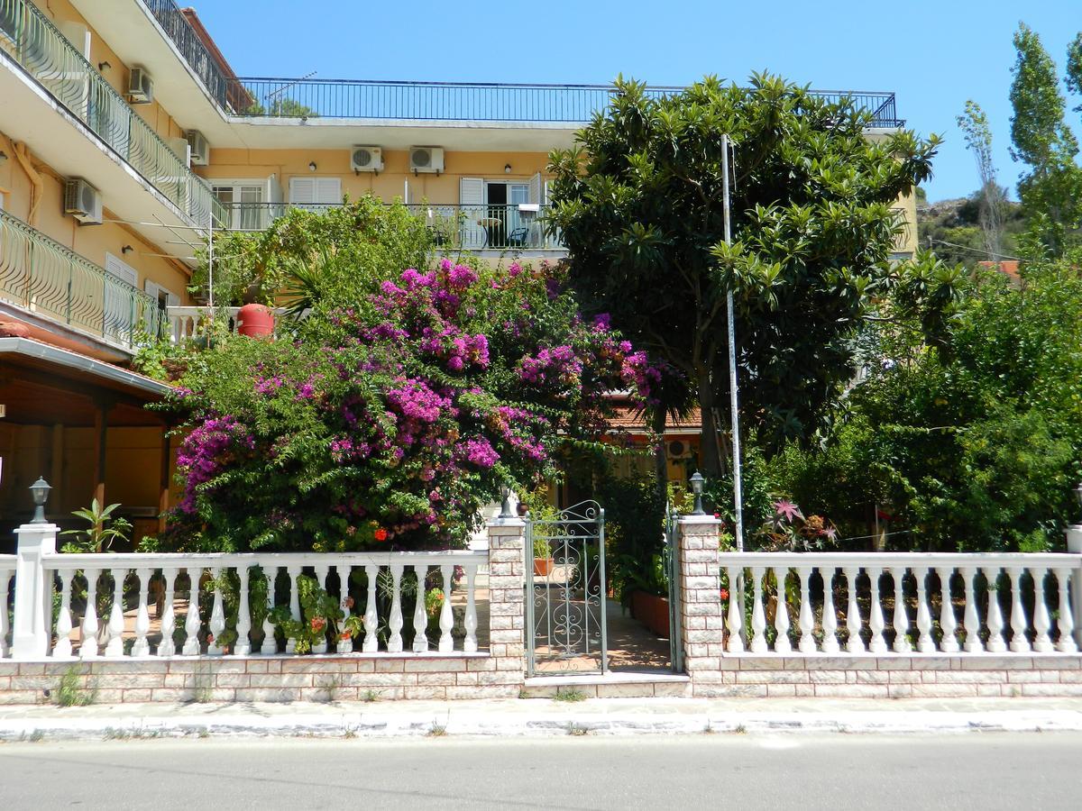 Logara'S Apartments Agia Efimia Exterior photo